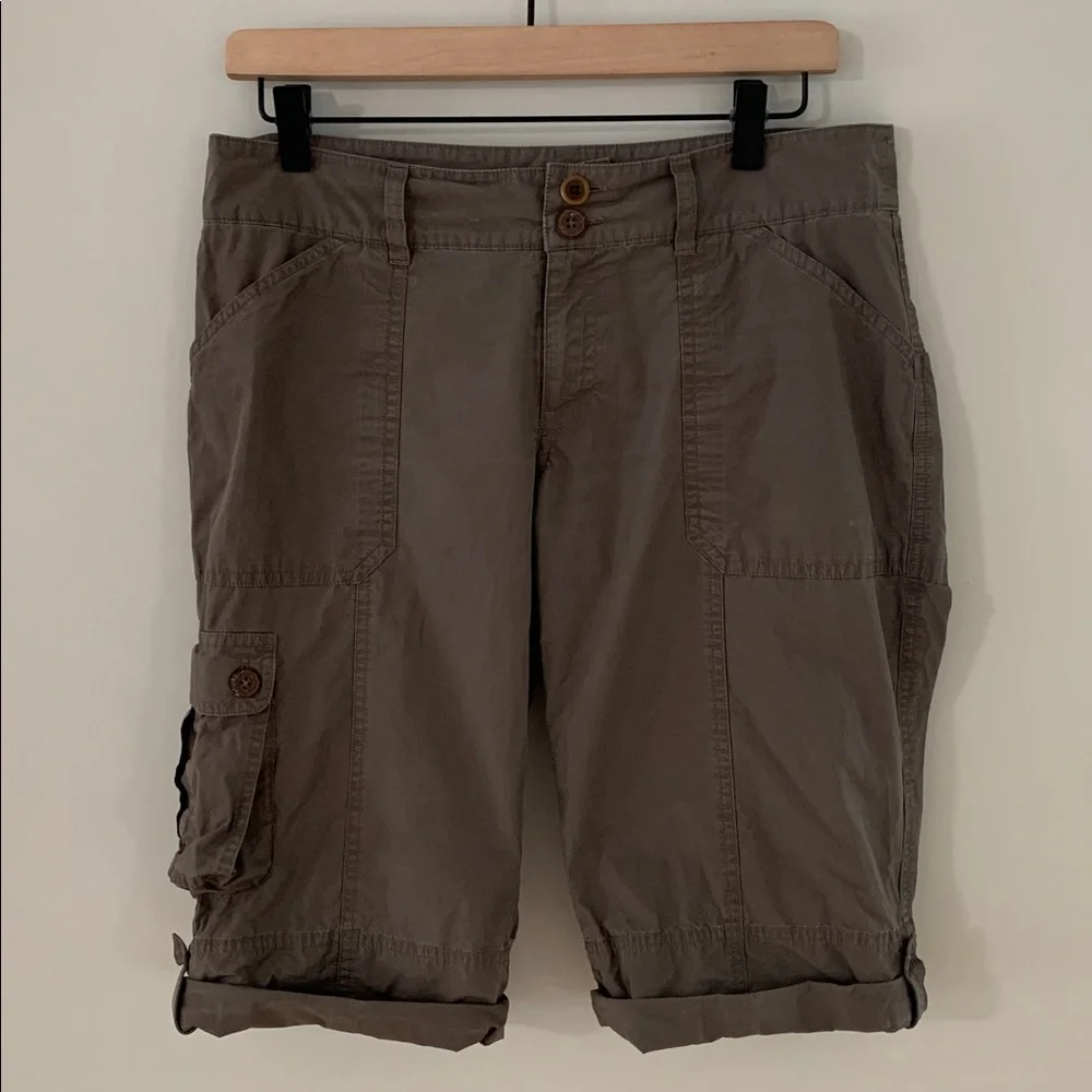 Patagonia Women’s Super Cali Roll Up Cargo Bermuda Shorts Gorpcore Hiking